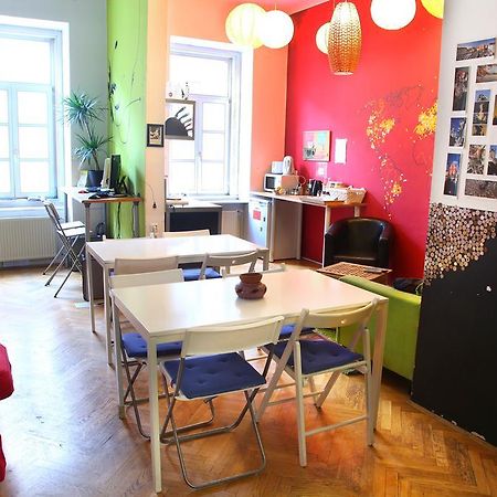 Hostel Zeppelin Ljubljana Eksteriør bilde